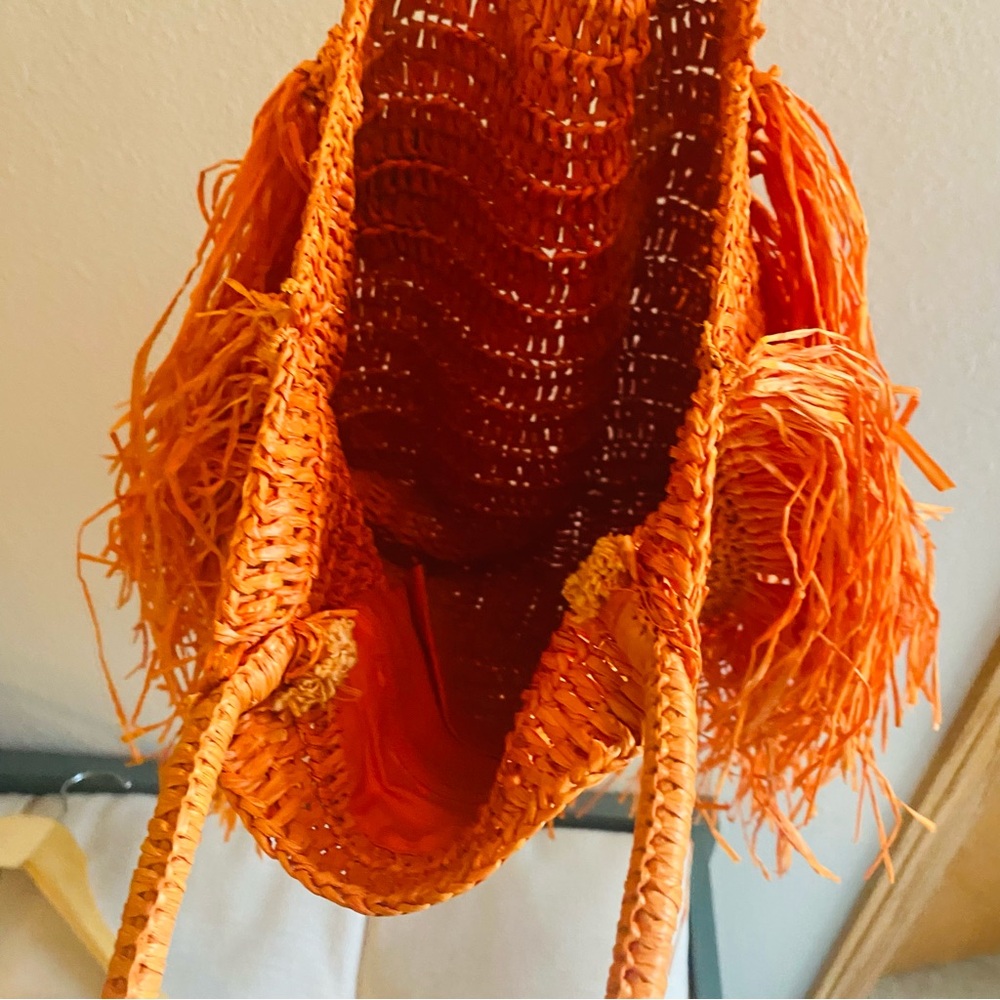 America & Beyond NWT Coachella Raffia Fringe Tote Orange - Picture 7 of 11
